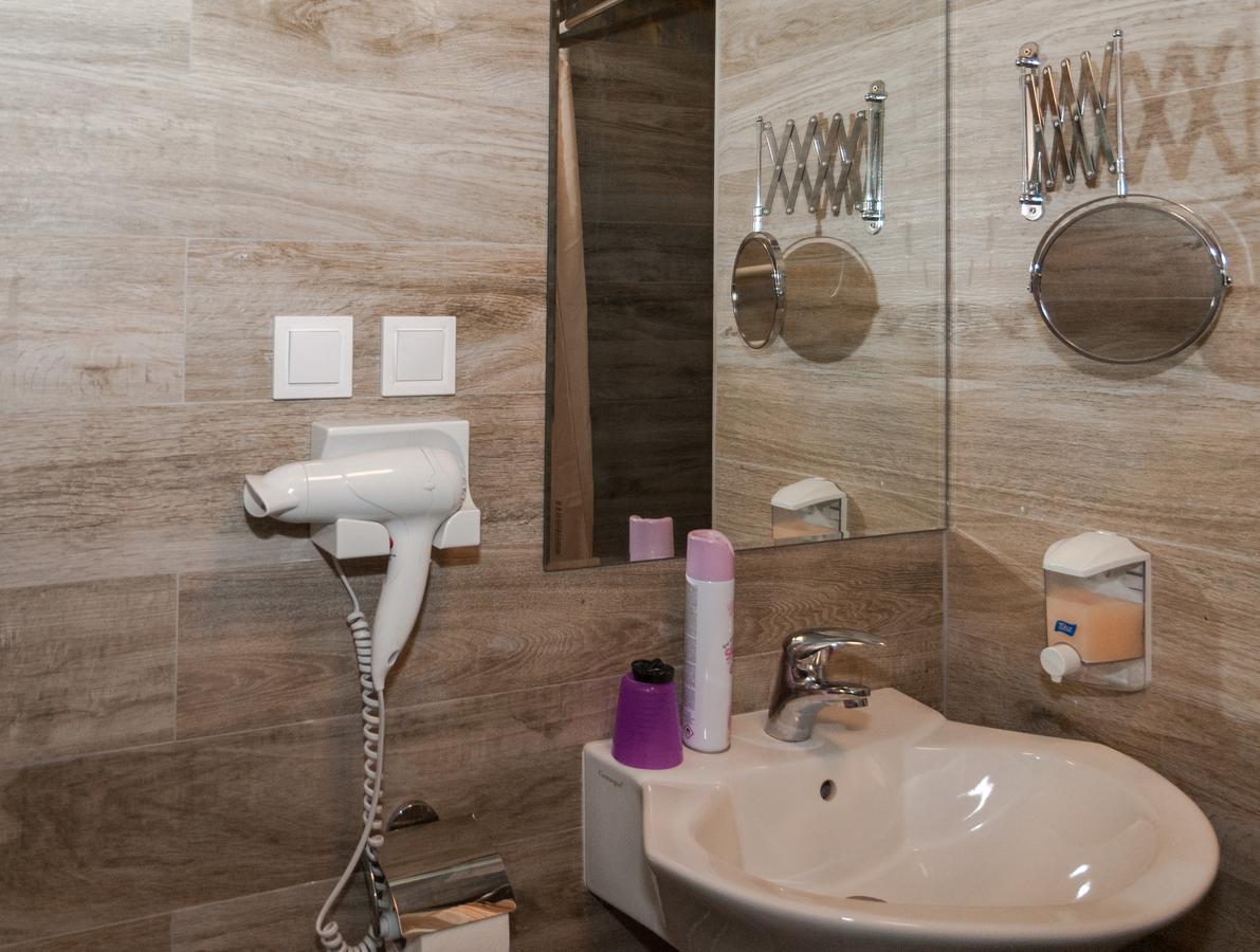 Anva House Hotel Будапеща Екстериор снимка